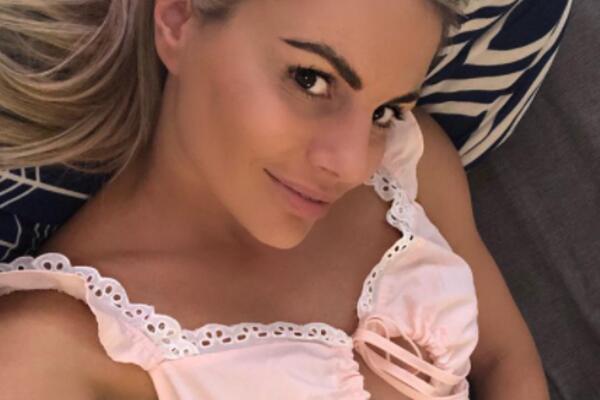 BILA JE NAJLEPŠA DEVOJKA U SRBIJI, GLASINE SU DA JE UKRALA KRUNU: Završila je u HITNOJ POMOĆI, a onda ODMAH NESTALA