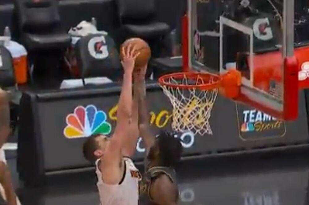 LJUDI, DA LI SAM JA PRVI PUT U KARIJERI NEKOGA POSTERIZOVAO?! I Jokić je bio u čudu zbog poteza koji je izveo!