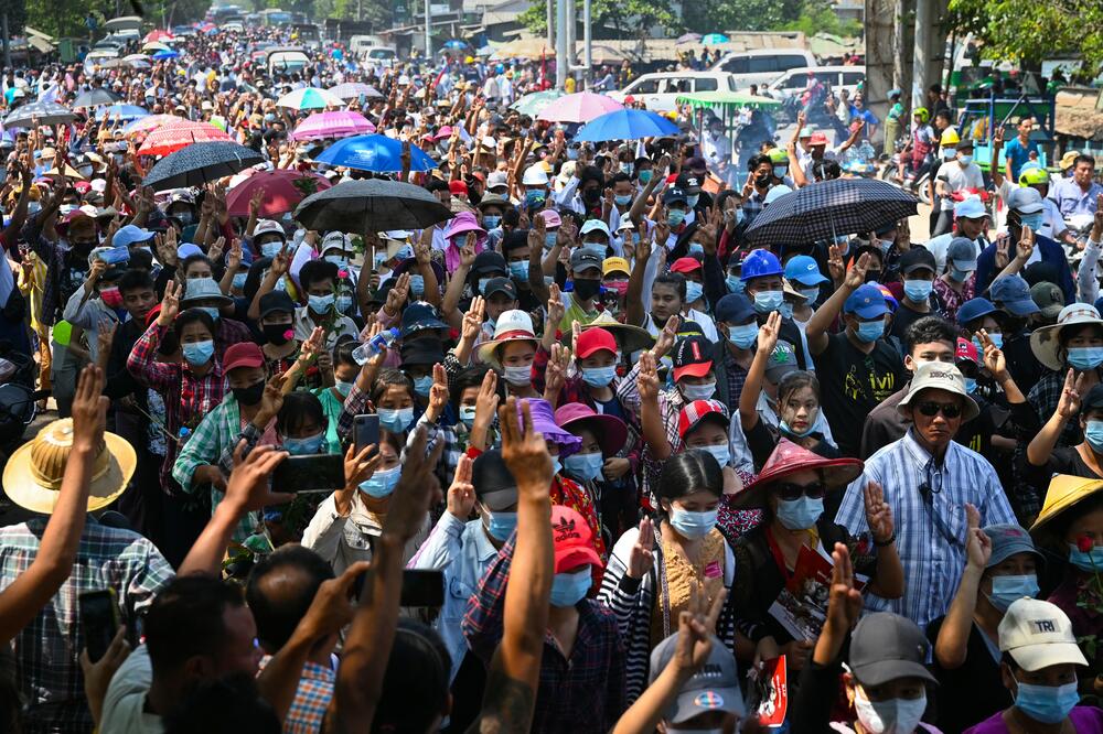 OPET KRVAVO U MJANMARU: Ubijeno najmanje 14 demonstranata u Jangonu