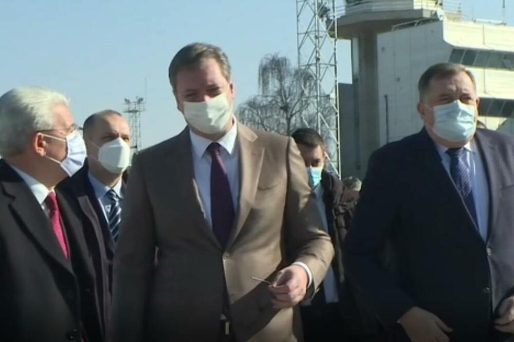 NE VERUJEM DA SMO BLIZU VANREDNOG STANJA: Vučić u Sarajevu komentarisao predlog o uvođenju novih mera!