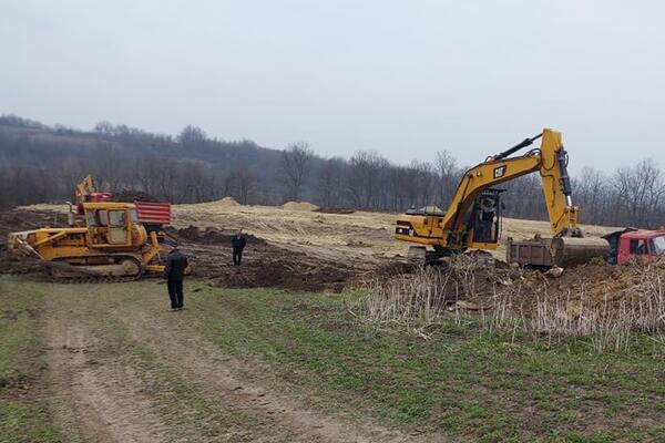 MILJAN JE U TUĐINI ZARADIO MILIONE: Sada u rodnoj Šumadiji radi stvar zbog koje mu SVI KLIČU (FOTO)
