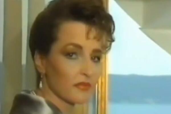 DA LI JE PREPOZNAJETE!? DANAS JE NAJVEĆA BALKANSKA ZVEZDA: Nekada je bila manekenka po spotovima! (VIDEO)