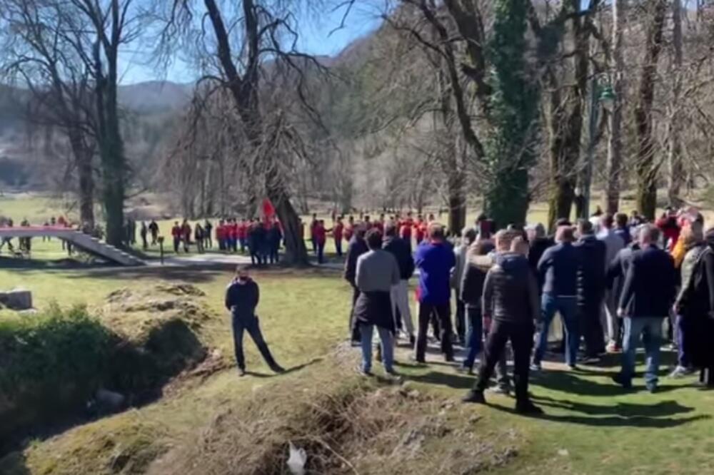 SAD POZVALE NA HITNO SMIRIVANJE SITUACIJE: Mora da se očuva javni red