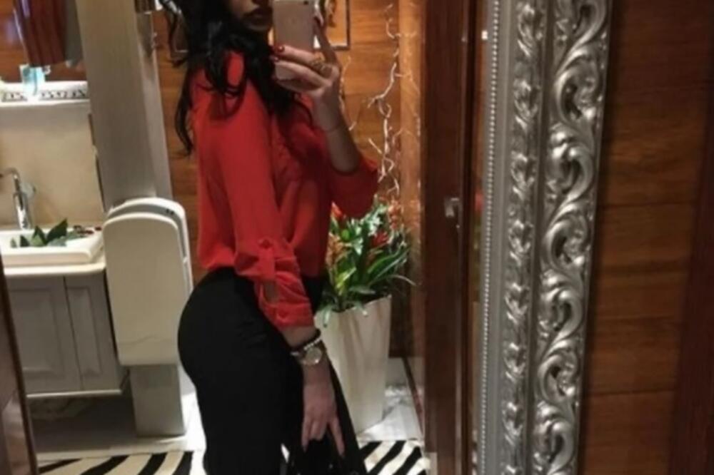 MANEKENKA OSTAVILA DEČKA U UŽIVO PROGRAMU, pa odmah našla DRUGOG: Sada se oglasio i BIVŠI, nije mu lako!