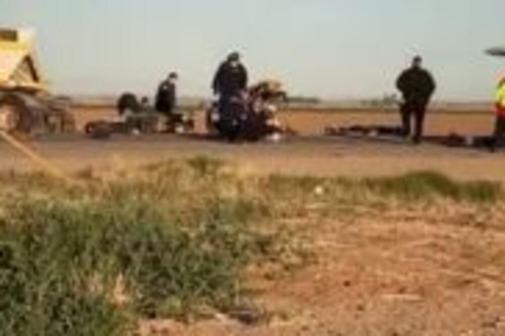 DETALJI STRAŠNE NESREĆE U AMERICI! U sudaru džipa i kamiona 15 mrtvih!