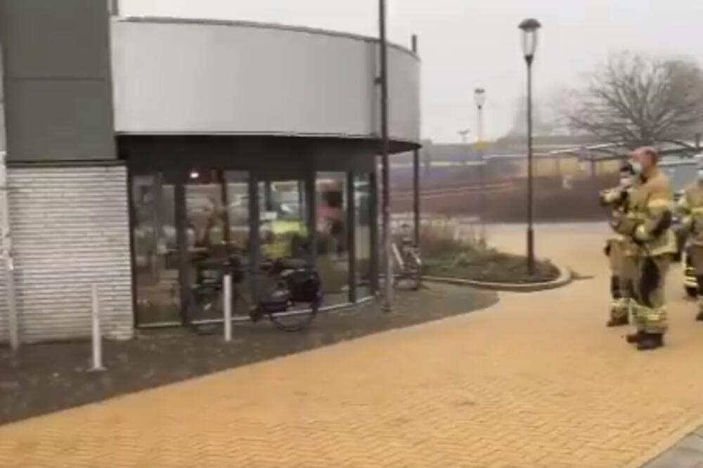 VELIKA EKSPLOZIJA U HOLANDIJI! Napadnut centar za testiranje na koronu! (VIDEO)