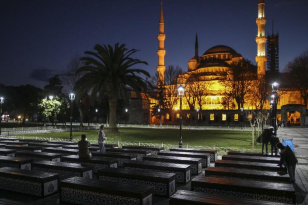 NA STOTINE HILJADA STANOVNIKA ISTANBULA TVRDE DA SU POTOMCI BEOGRAĐANA: Imaju Beogradsko selo, kapiju i šumu