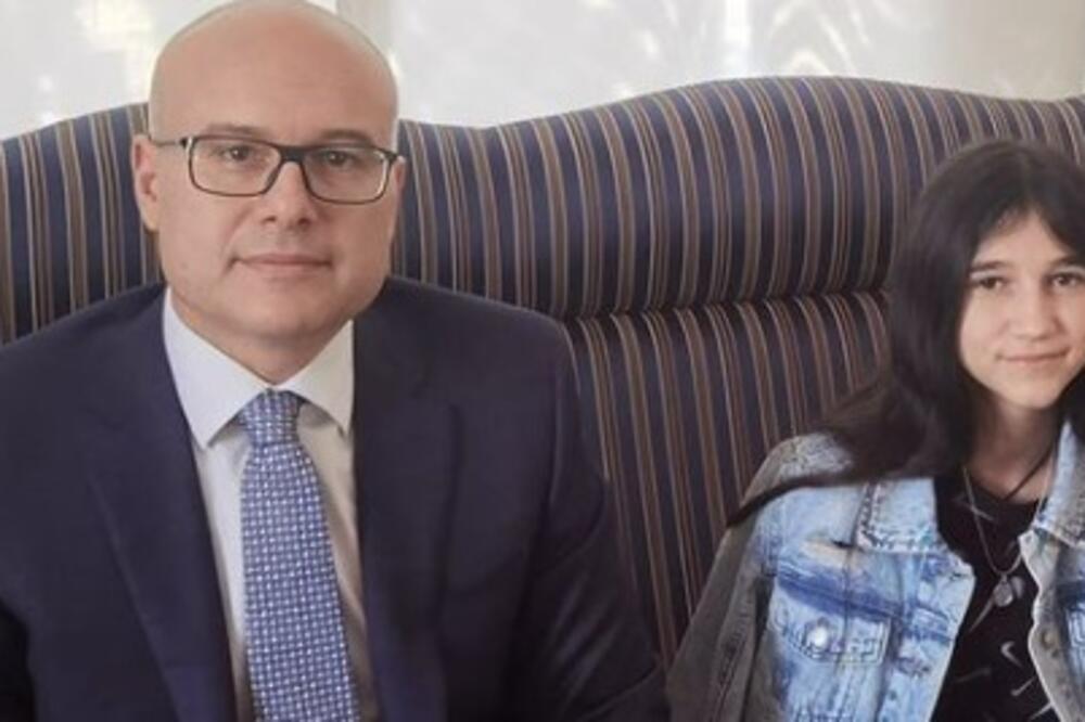 GRADONAČELNIK NOVOG SADA UGOSTIO BILJANU ČEKIĆ: Ona je ponos svih nas, gledali smo i plakali