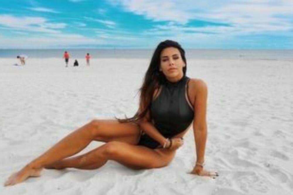 POTRAŽILA STRUČNU POMOĆ! PEVAČICA KAJA OSTOJIĆ GODINAMA MUKU MUČI: Konačno SE OGLASILA i podelila svoje iskustvo!