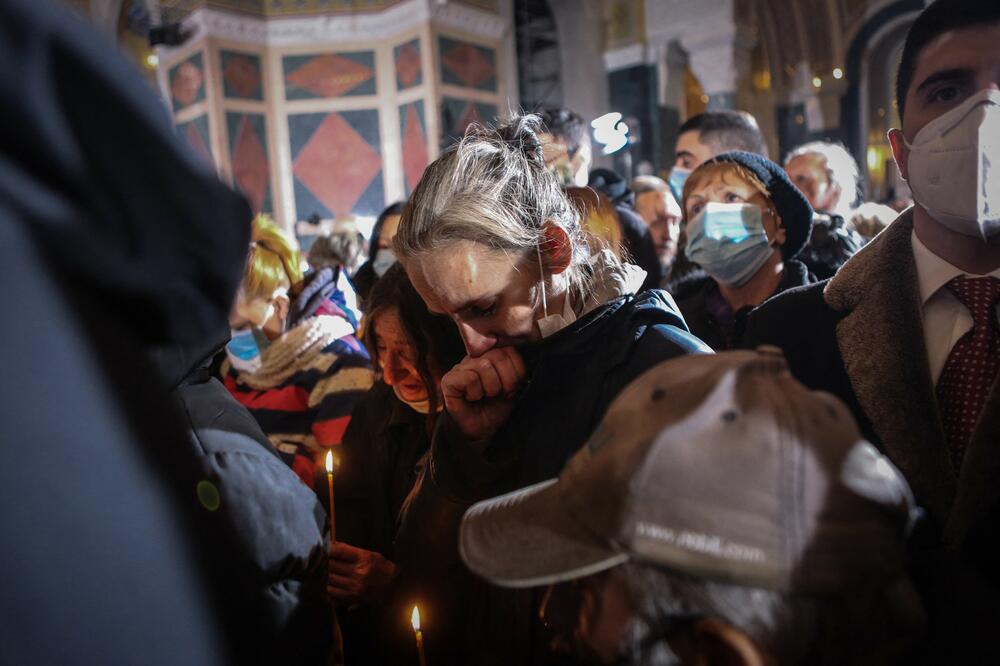 PORODICA ČAČANINA KOJI JE UMRO U TOKU INTIMNOG ODNOSA SPREMA SAHRANU: Mlađa žena saslušana u POLICIJI