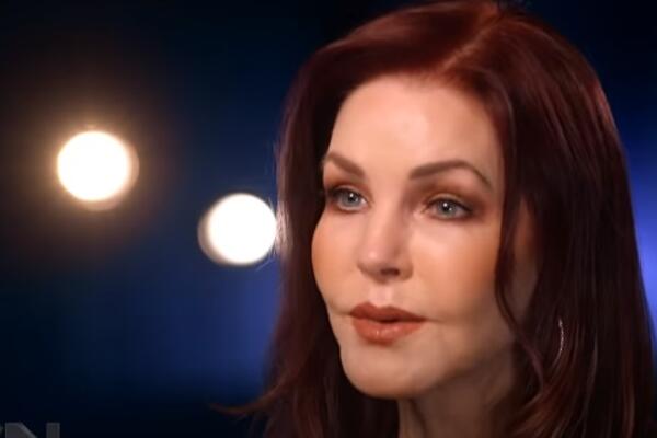 PRETERALA SA PLASTIČNIM INTERVENCIJAMA? Udovica Elvisa Prislija iznenadila izgledom!