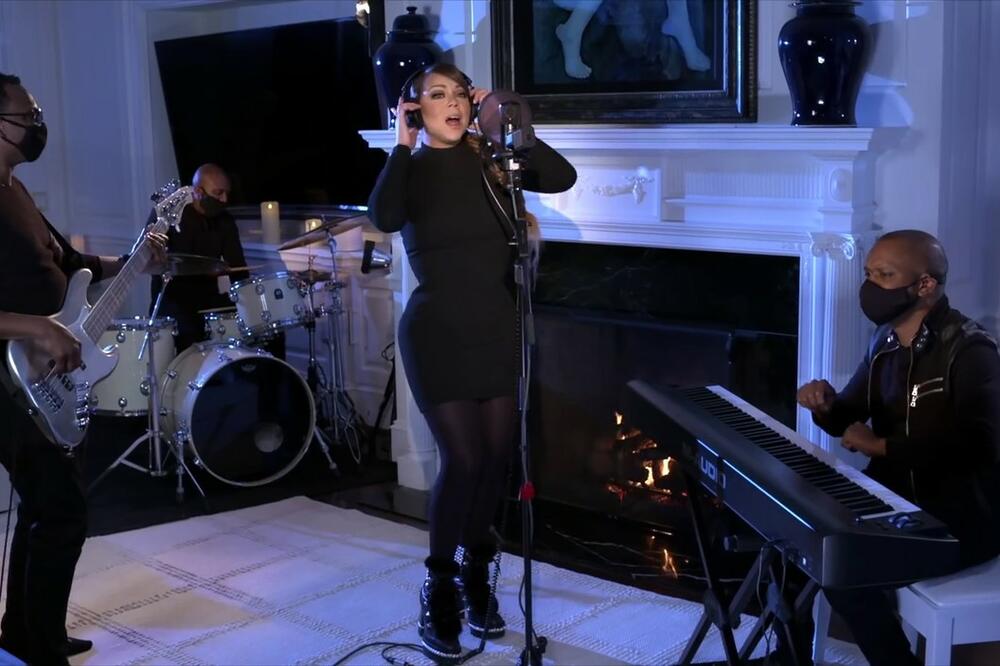 SKANDAL! 12 POLICAJACA MORALO DA IH RAZDVAJA! MARAJA KERI OCRNILA ROĐENOG BRATA: On podneo TUŽBU protiv nje! (FOTO)