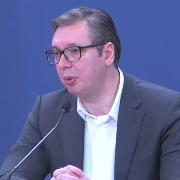 PADA JOŠ JEDNO POTPISIVANJE UGOVORA: Vučić se danas sastaje sa predstavnicima Sinofarma
