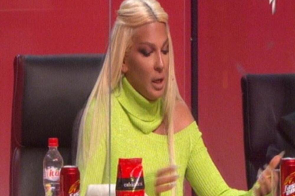 KARLEUŠA OŠTRA PREMA TAKMIČARKI, NIJE ZADOVOLJNA NASTUPOM: Bila si SMARAČICA!