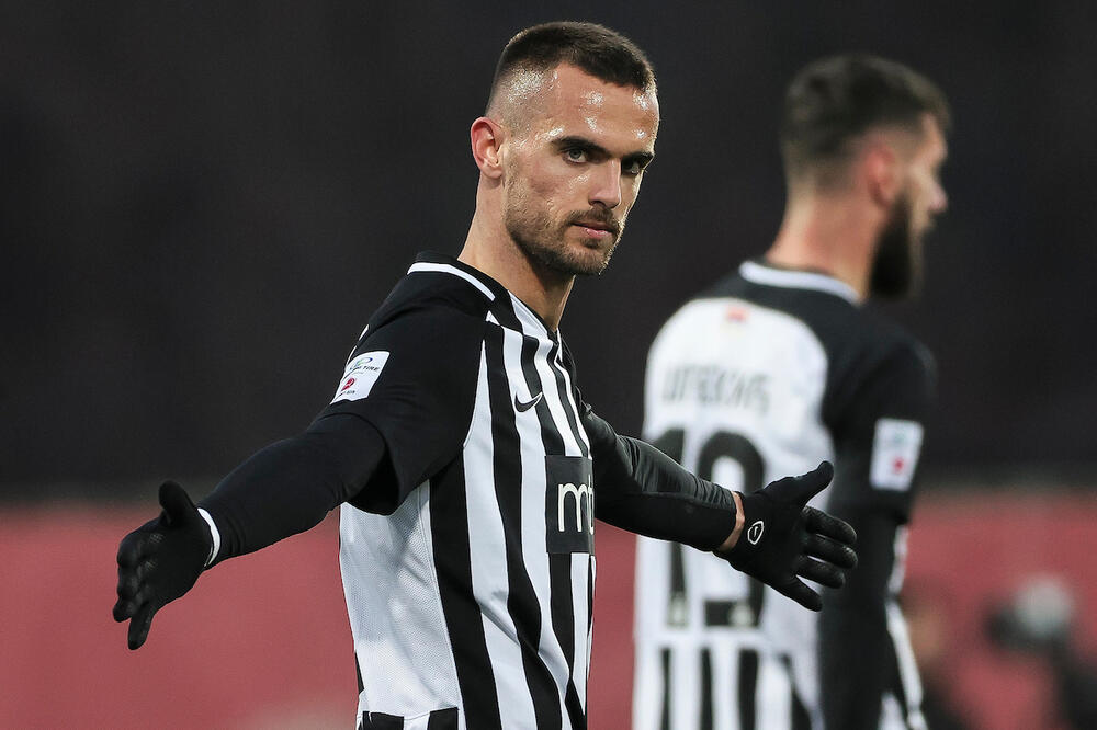 HOĆE LI PARTIZAN OTKUPITI HOLENDEROV UGOVOR? Crno-beli za to imaju još tri meseca