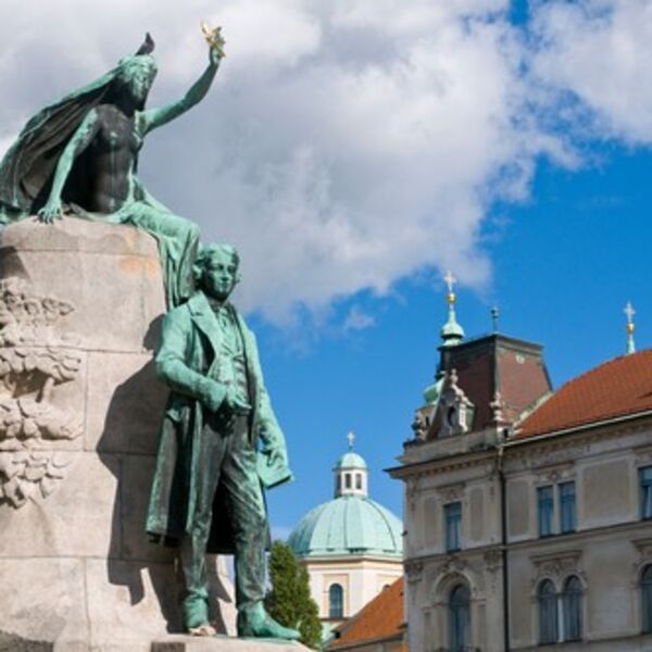 POPUŠTANJE MERA U SLOVENIJI: Otvaraju se kafići, restorani i srednje škole