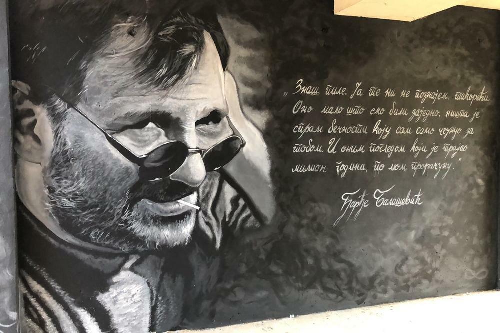 PREKREČEN MURAL BALAŠEVIĆA U NOVOM SADU: Umetnik Deni Božić POPRAVIO STVAR (FOTO)