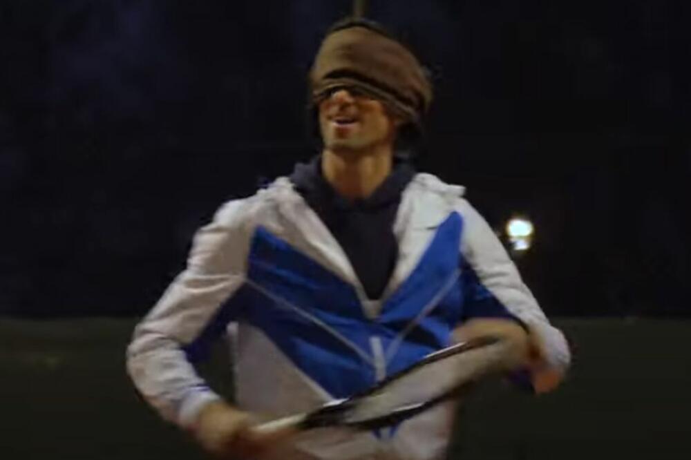 MA, I RUKE DA MU VEŽU OPET BI BIO NAJBOLJI: Đoković za rušenje novog rekorda igrao tenis zavezanih očiju! (VIDEO)