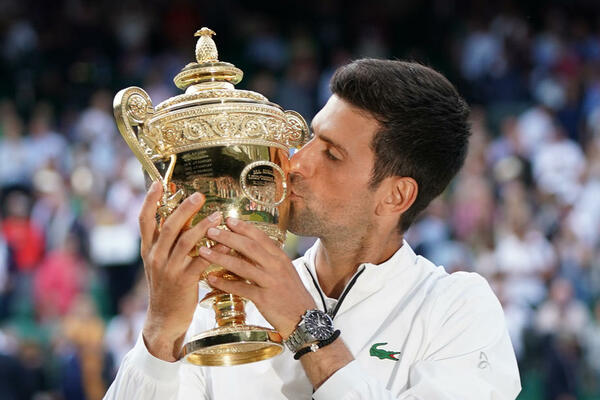 I VIMBLDON SE SETIO: 311 nedelja, 5.9 godina, 71.5 meseci, 2177 dana, 52. 248 sati i tri miliona minuta!