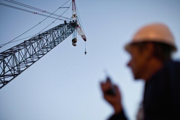 DRAMA U BANJALUCI! Pala kabina KRANA sa visine od 15 metara, radnik teško POVREĐEN!
