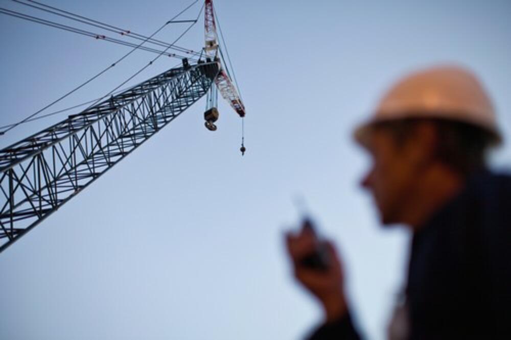 DRAMA U BANJALUCI! Pala kabina KRANA sa visine od 15 metara, radnik teško POVREĐEN!