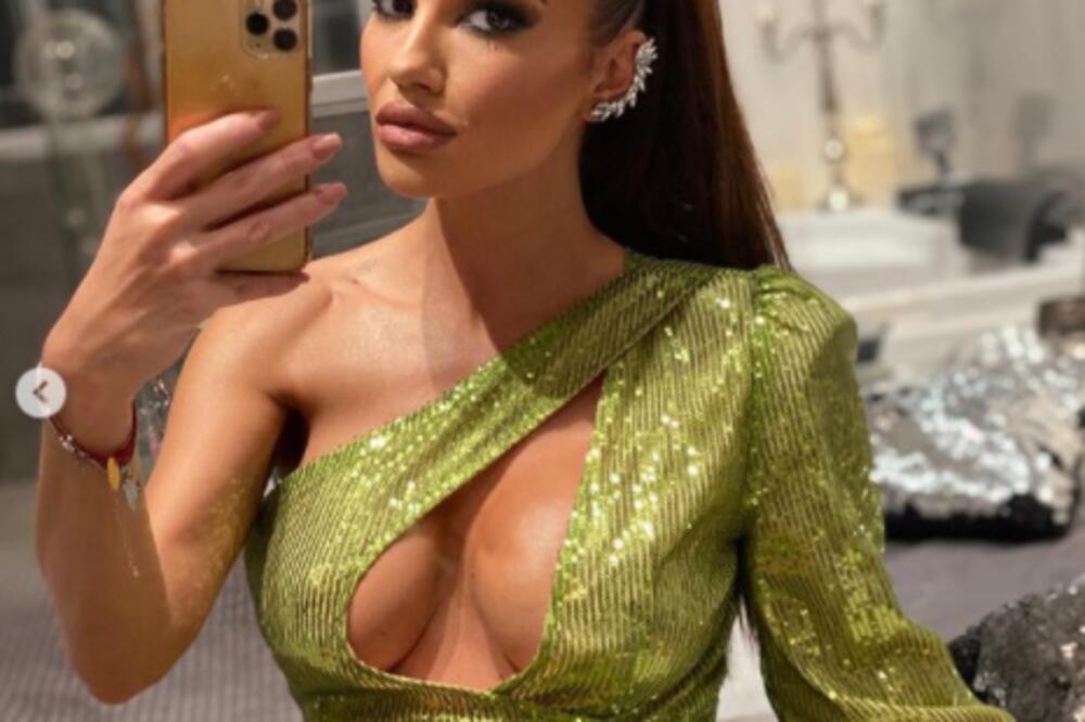 U KOMPLIKOVANOJ VEZI! SINDI KRIJE PARTNERA KAO ZMIJA NOGE: I dalje ne može da uspostavi normalan odnos sa bivšim!