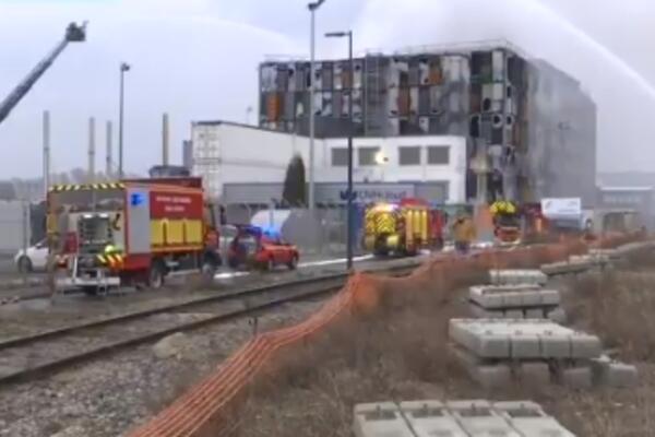 STRAZBUR: Veliki požar u zgradi OVH, stotinu vatrogasaca na terenu! (VIDEO)