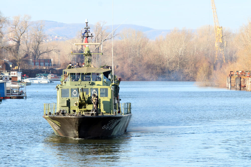 IRANSKI BROD U CRVENOM MORU NA METI NAPADA: On je gađan magnetnim minama!