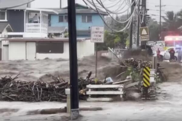 VANREDNO STANJE NA HAVAJIMA: Obilne kiše prouzrokovale poplave i klizišta, VLASTI POVUKLE EVAKUACIJU! (VIDEO)