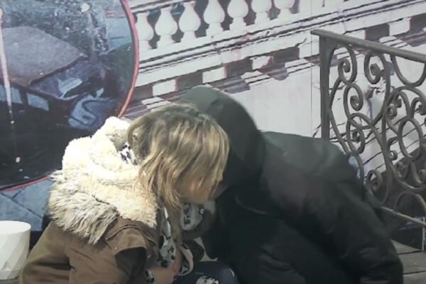 SKANDALOZNO PRIZNANJE! MISLILI SU DA IH KAMERA! Mladi par je bez blama o svom PRIVATNOM SNIMKU ZA ODRASLE!