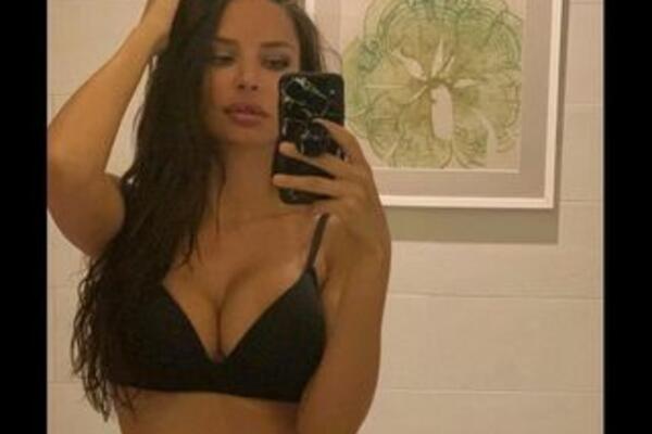 DOKAZ DA JE NA VRHUNCU POPULARNOSTI! NATAŠA ŠAVIJA ZAVRŠILA U UKRŠTENICI: A postaje i zvezda sajta za odrasle!