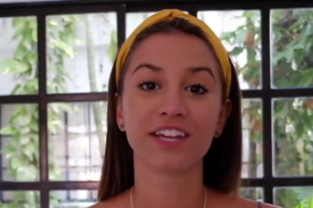 IMA TEK 22 GODINE A VEĆ JE VIDELA SVE KRAJEVE SVETA: Do svoje 18. godine Leksi je obišla oko 70 zemalja! (FOTO)