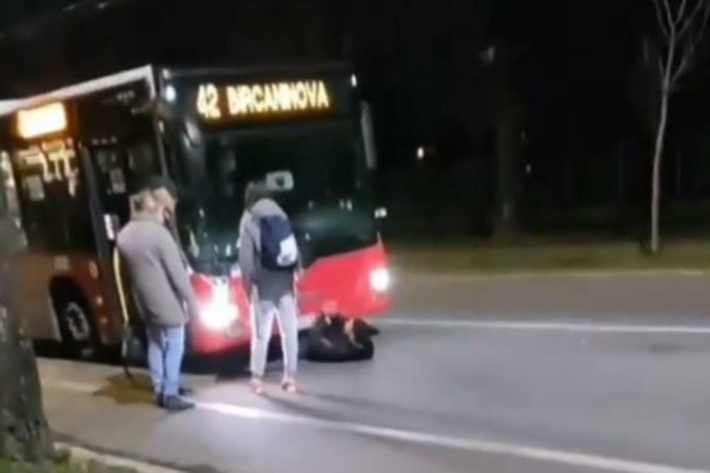 NEPOZNATI MUŠKARAC LEGAO ŽENI POD AUTO, A ONDA I POD AUTOBUS: Sve se izdešavalo kod VMA, Beograđani u šoku (VIDEO)
