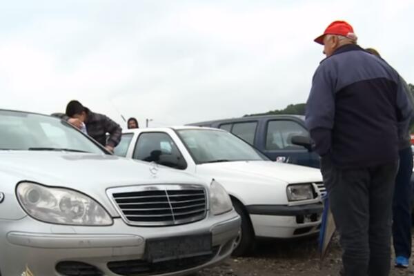 DRŽAVNI AUTO MOŽETE KUPITI VEĆ OD 61 EVRA: Uskoro kreće prodaja