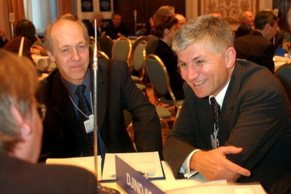 ĐINĐIĆEVO SRCE SAM DRŽAO U RUCI: Ispovest Dr Ristića - jedna zahvat je mogao da SPASI ZORANU ŽIVOT!