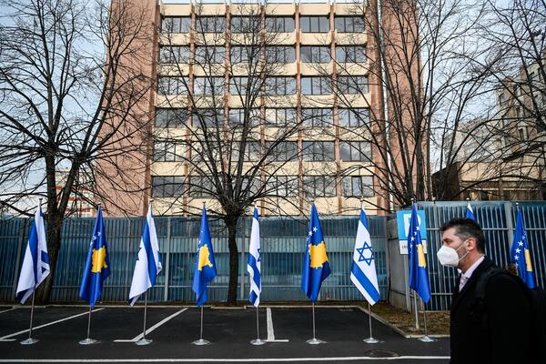 NATO POZIVA NA POVRATAK DIJALOGU: Traži se hitna deeskalacija situacije na severu Kosova