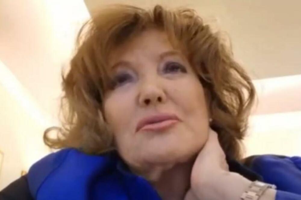 PEVAČICA TEREZA KESOVIJA ZAPLAKALA U UŽIVO PROGRAMU: Beskrajno je TUŽNA, a razlog je potresan!