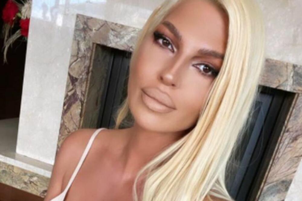 KARLEUŠA ZAPUŠILA USTA HEJTERIMA: Podržala talentovanu devojku PREDIVNIM rečima, a za to je imala POSEBAN RAZLOG!