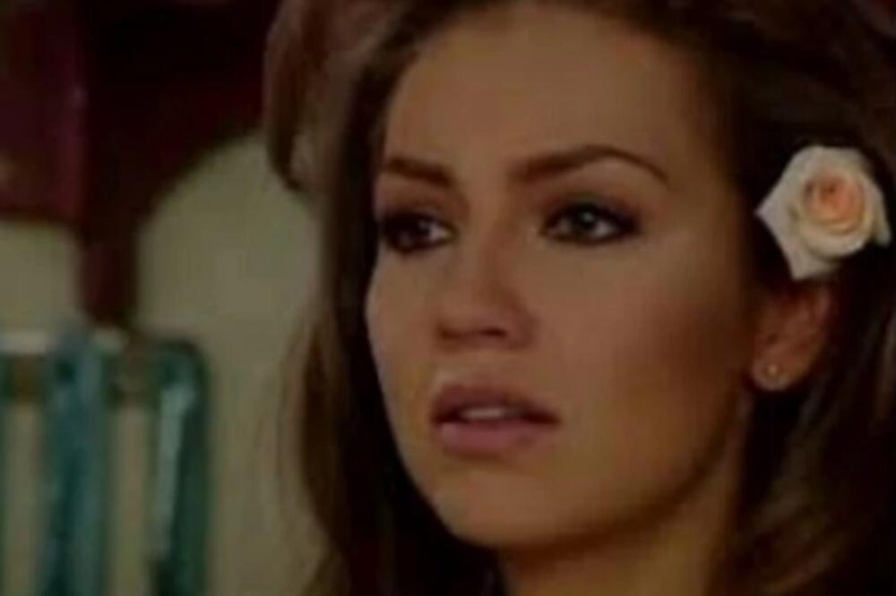 EVO KAKO SADA IZGLEDA ČUVENA TALIJA: Strašna bolest ju je skoro DOKRAJČILA, a danas slavi 50. rođendan! (FOTO)