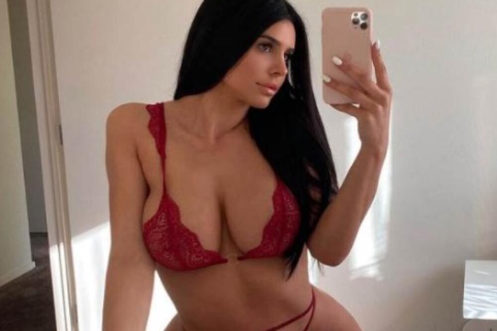 NJENE GIGANTSKE ATRIBUTE PRATI VIŠE OD 2 MILIONA LJUDI: Uspešna preduzetnica koja MAMI UZDAHE PROVOKATIVNIM FOTKAMA