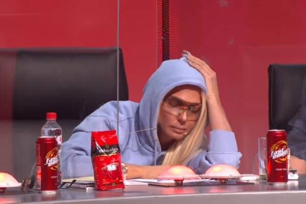 JELENA KARLEUŠA JE OTKRILA SVOJU TEŠKU PRIČU: Imala je i problema sa zdravljem, pevačica je prolazila kroz DRAMU!