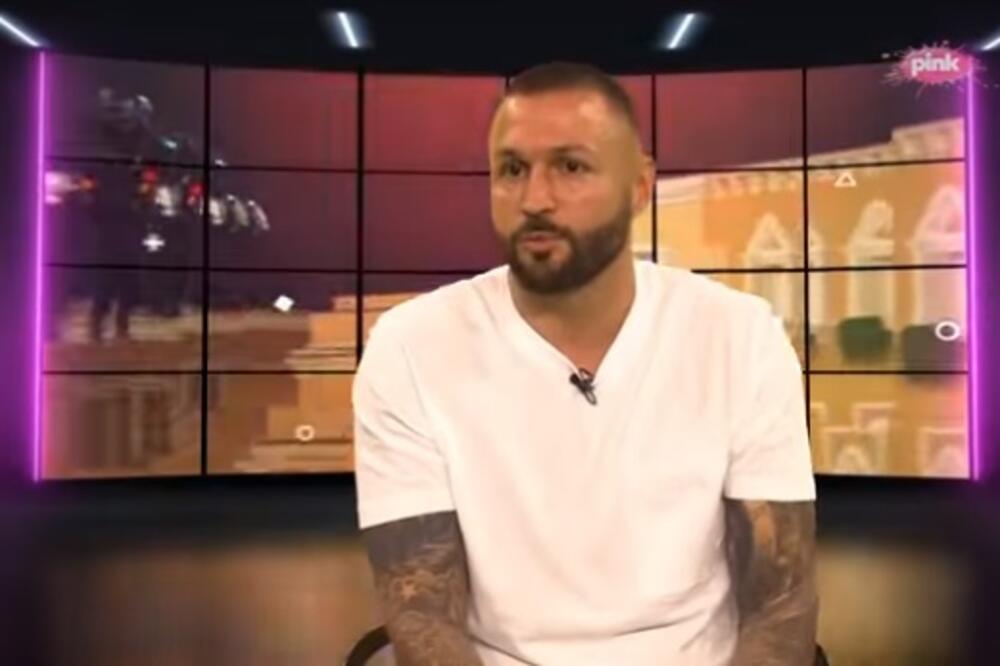 ŠA JE RANIJE JEDVA IMAO ZA HLEB: Živeli su jako teško, majka je ČISTILA i radila na PIJACI!