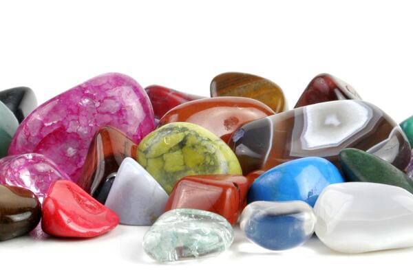 JEDINSTVENA MOĆ POLUDRAGOG KAMENJA: Na ovaj lak način privućićete pozitivnu energiju i dešavanja u vaš život!