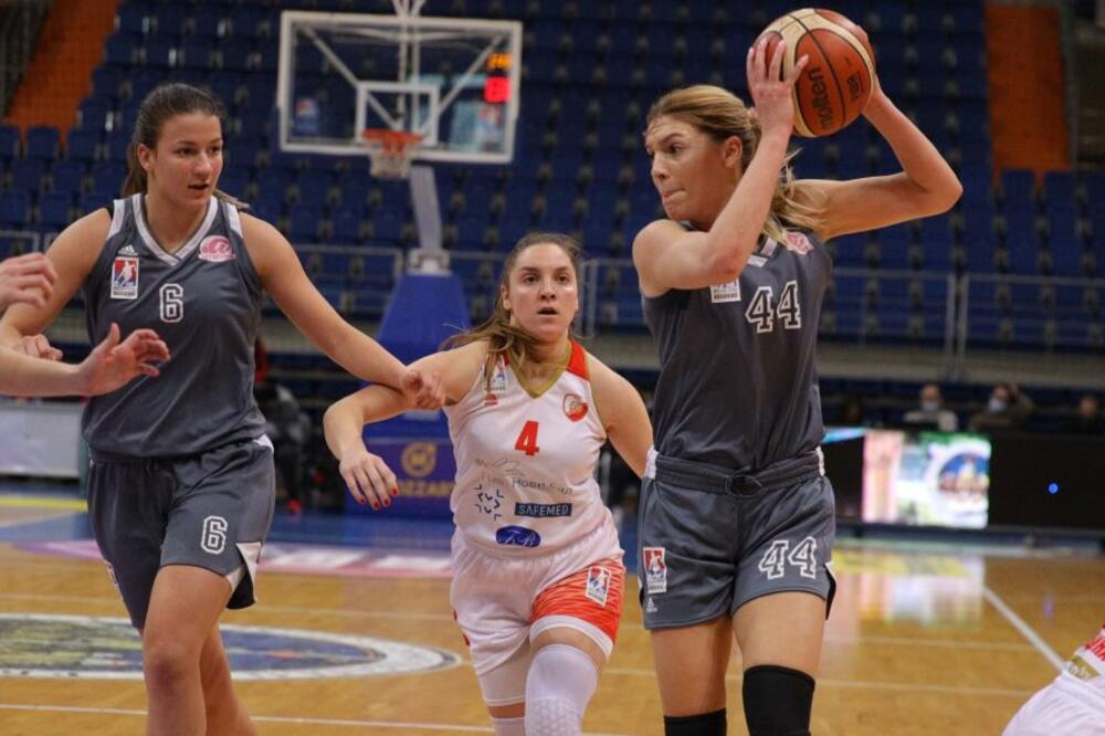 POSTOJE SAMO 12 GODINA I VEĆ SU OSVOJILE KUP SRBIJE: Košarkašice Art Basketa uzele pehar Milana Cige Vasojevića!