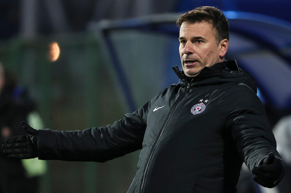 ŠTA NAM VREDI DERBI AKO... Stanojević objasnio na kakav način je podigao BORBENU GOTOVOST ekipe!