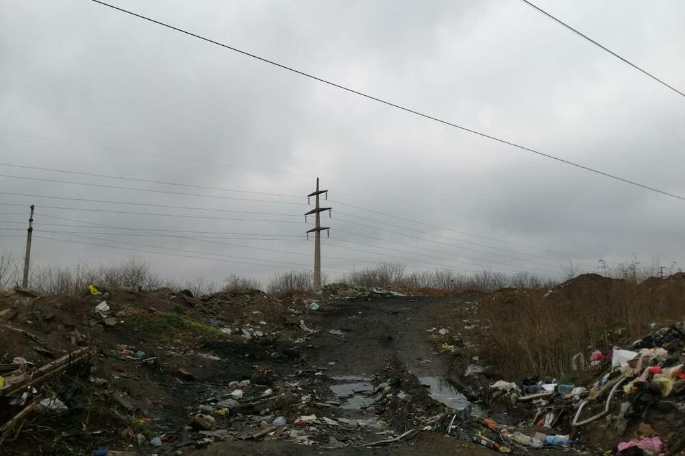 U ŠTA SMO SE TO PRETVORILI? Dok je strujni udar bacao decu, vozači udarali po gasu, njih 30 okrenulo je glavu