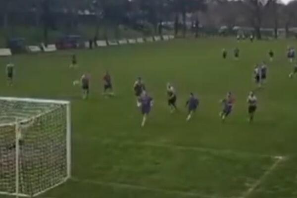 IMAMO NAJBOLJI GOL OVE SEZONE U SRBIJI, A ON NAM DOLAZI IZ OKRUŽNE LIGE: "Suvi list" a la Roberto Karlos! (VIDEO)