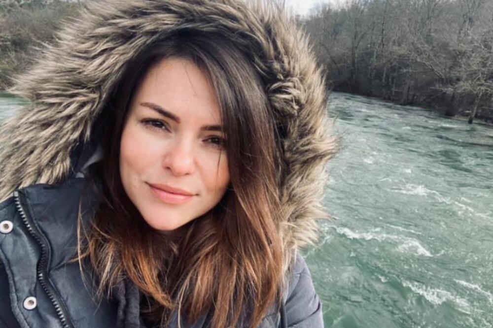 IVANI TOMIĆ OD KORONE UMRO OTAC! Potresna objava voditeljke! (FOTO)