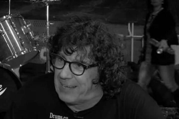 ESTRADA PALA U DEPRESIJU I OČAJ: Zbog smrti nikome nije dobro, masovno se oglašavaju POTRESNIM objavama!