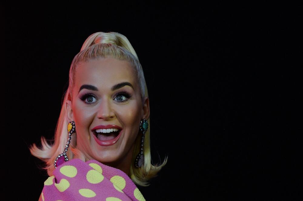 ČUVENA PEVAČICA PRIZNALA DA JEDE LJUDE! Razotkrila tabu finog ukusa